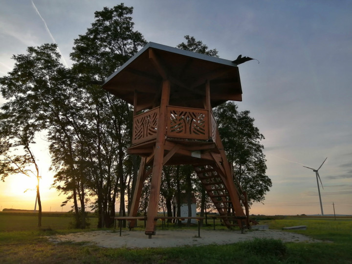 Aussichtsturm in Nagylózs (Losing)