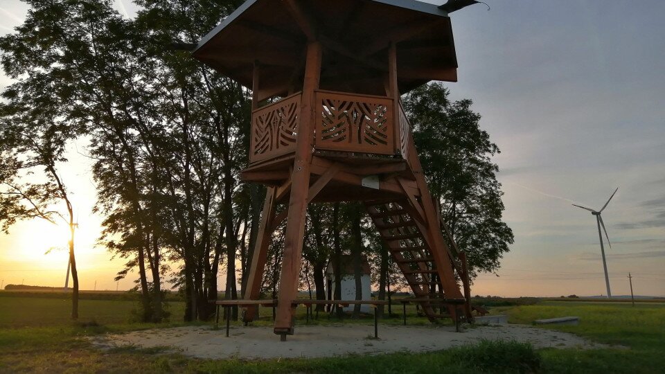 Aussichtsturm in Nagylózs (Losing)