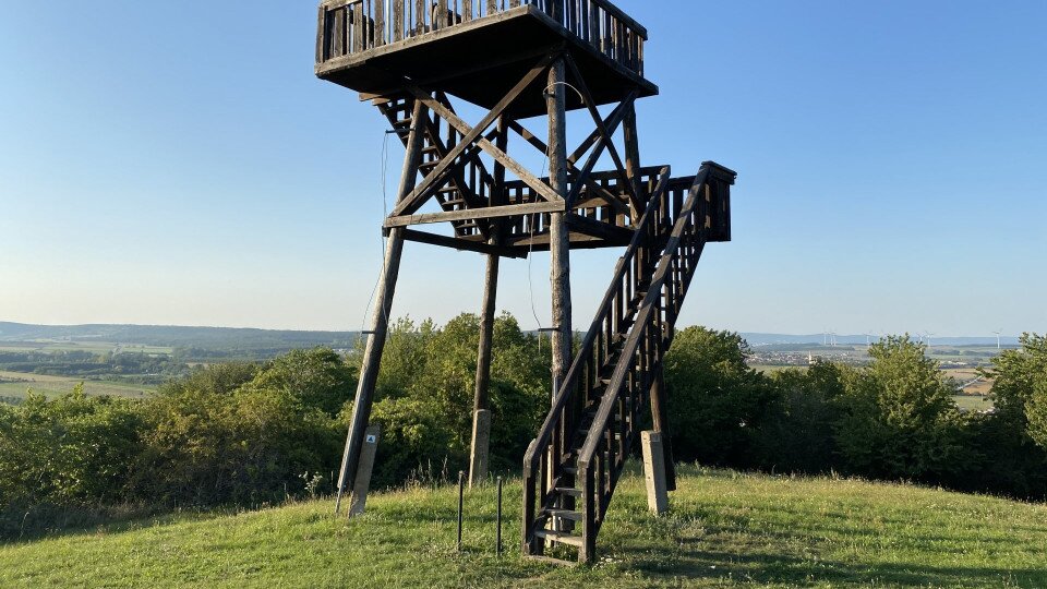 ​Aussichtsturm von Ház-hegy (Hausberg)