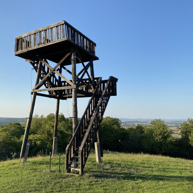 ​Aussichtsturm von Ház-hegy (Hausberg)