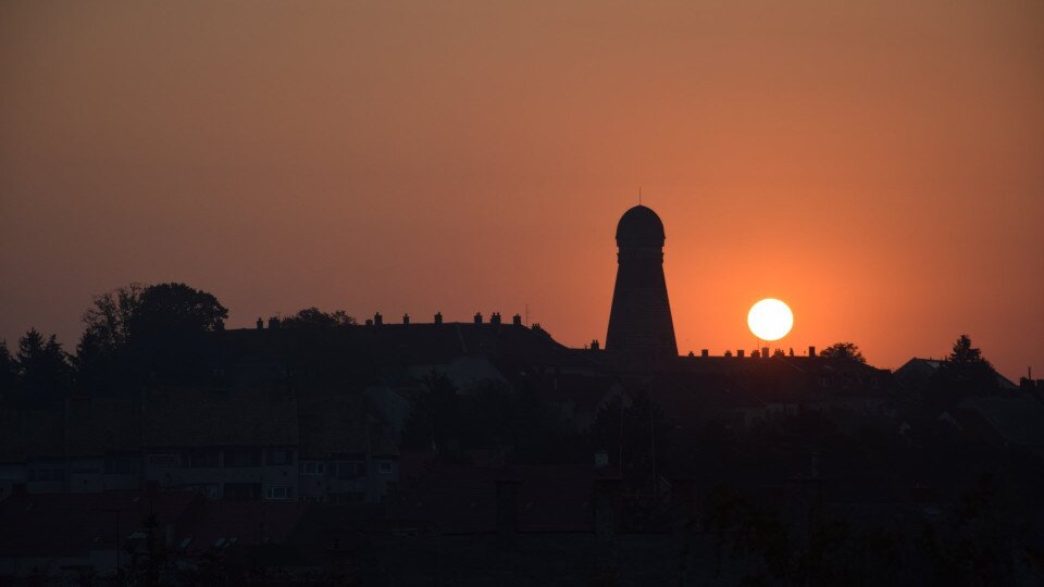 ​Die ehemalige Windmühle auf dem Kuruzen-Hügel