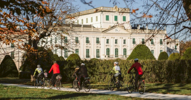 "Esterházy Kincsek nyomában kétkeréken" oknyomozó körtúra