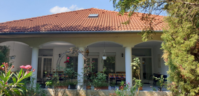 Fertődi Kúria Guesthouse