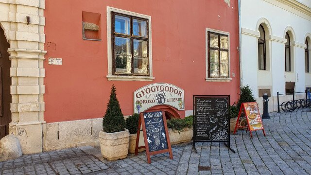 Gyógygödör Wine Tavern
