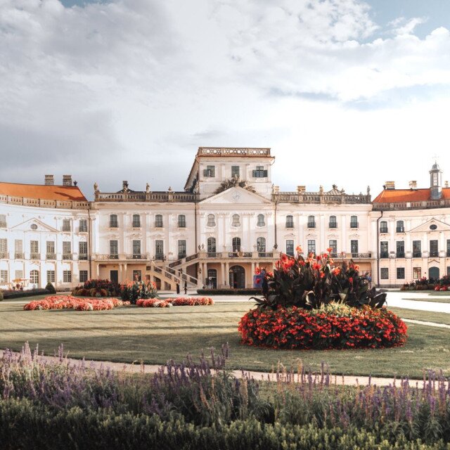 ​Haydneum Concerts at Eszterháza -  Haydn and Mozart for Orchestra and Four Hands – “Oxford”