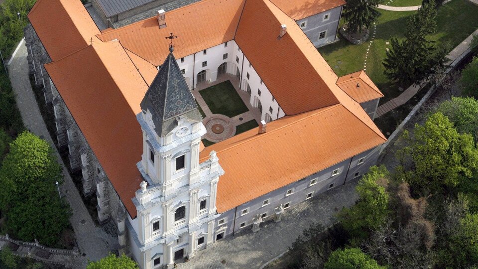 ​Kirche der Himmlischen Königin, Pauliner-Karmelitenkloster – Sopronbánfalva (Wandorf)