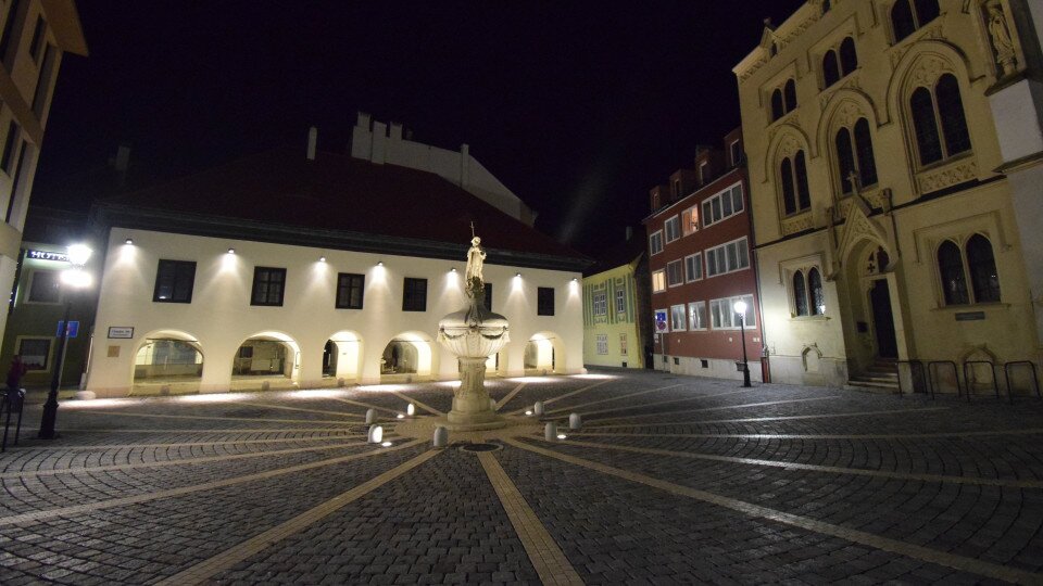 Lábasház - Arcaded house