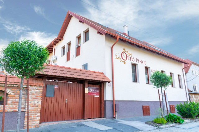 Ottó Keller und Pension