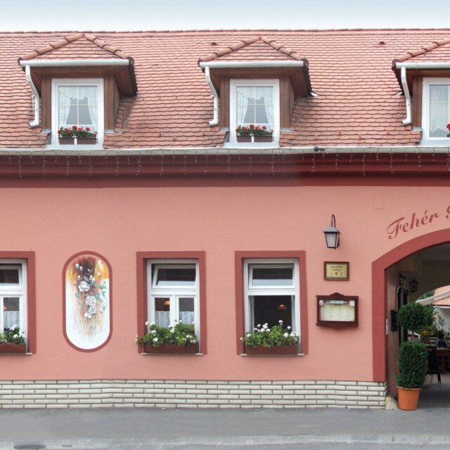 Pension und Restaurant "Fehér Rózsa"