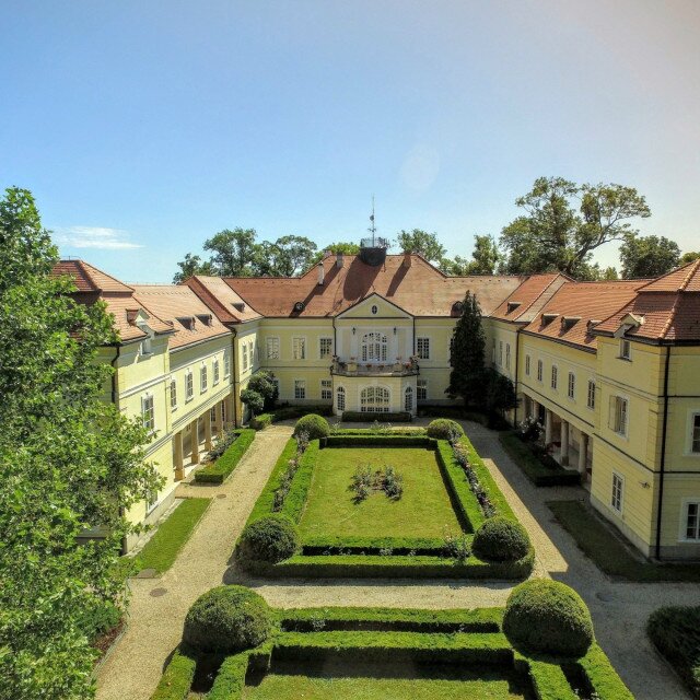 Schloss Nagy-Verseghy (Schlosshotel Szidónia)