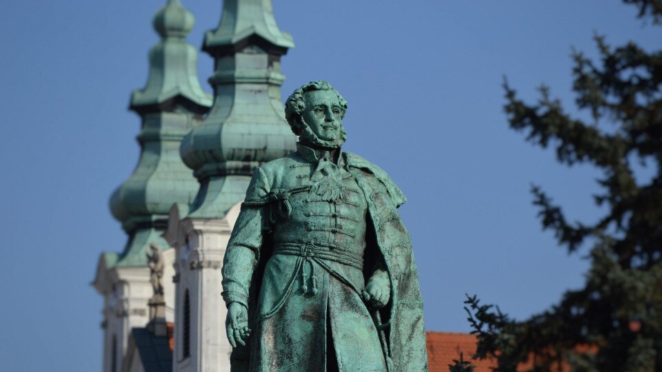 Statue of István Széchenyi