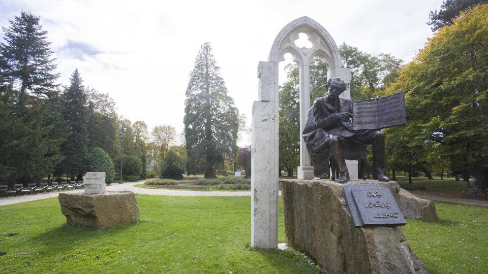 Statue of Miklós Bánffy