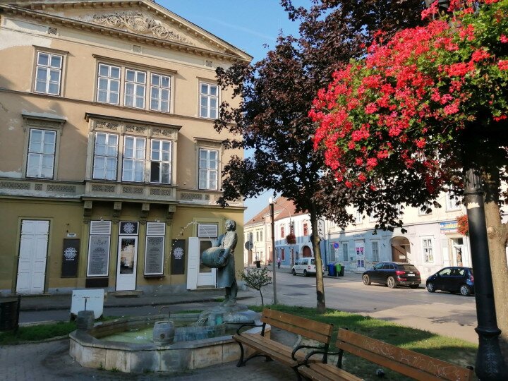 Statue of the beer master