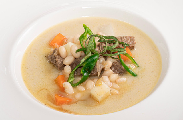 ZAKAnT Restaurant & Fine Bistro 